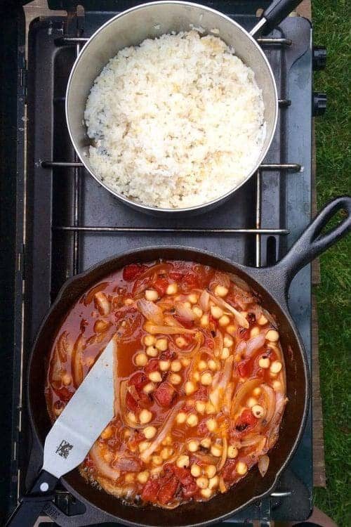 Vegan Curry Recipes - chickpea curry, potato curry, thai curry, vegan curry, vegetarian curry, instant pot curry #vegancurry #chickpeacurry #vegancurryrecipes #lentilcurry