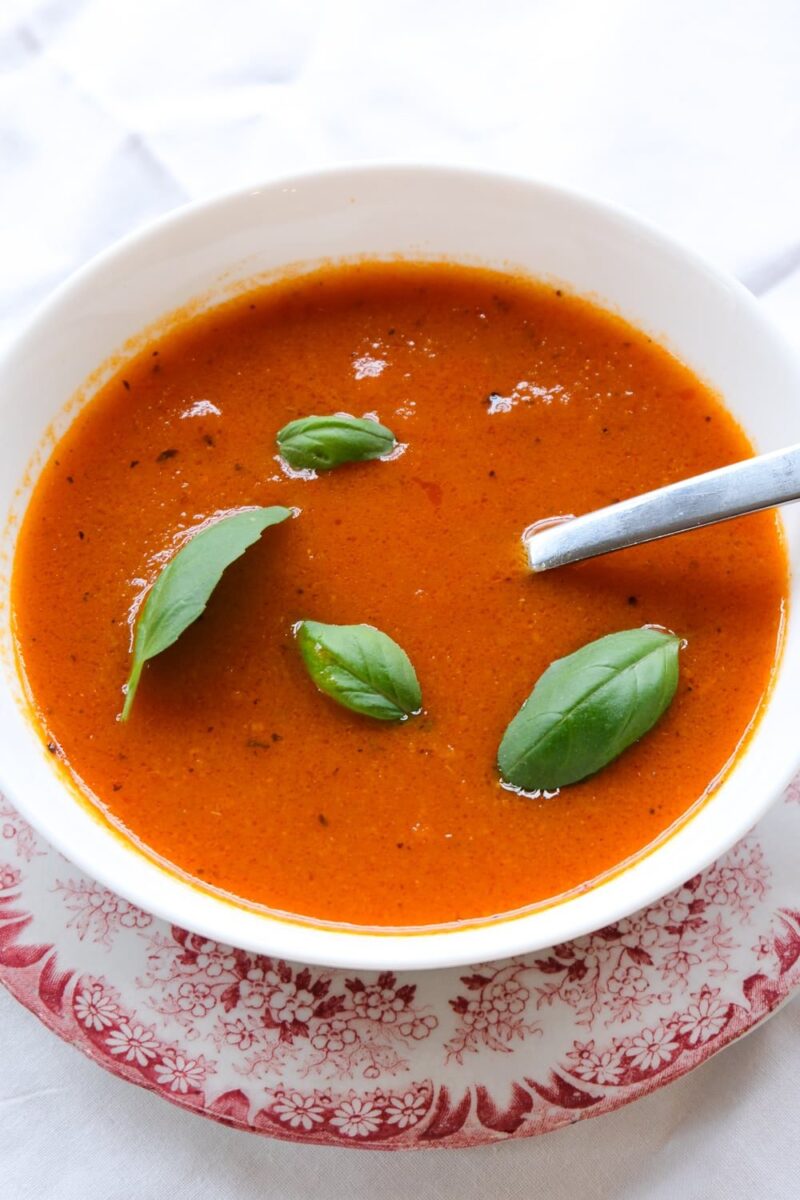 Simple Vegan Tomato Soup